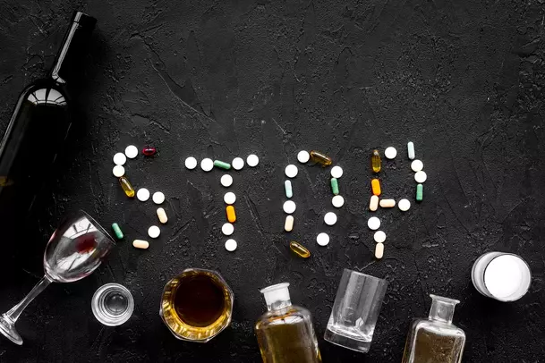 does alcohol dehydrate you